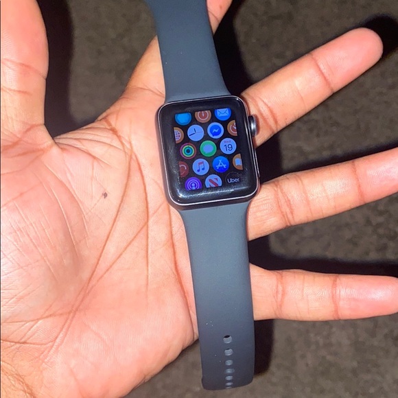 Apple Watch series 3 - Picture 1 of 2